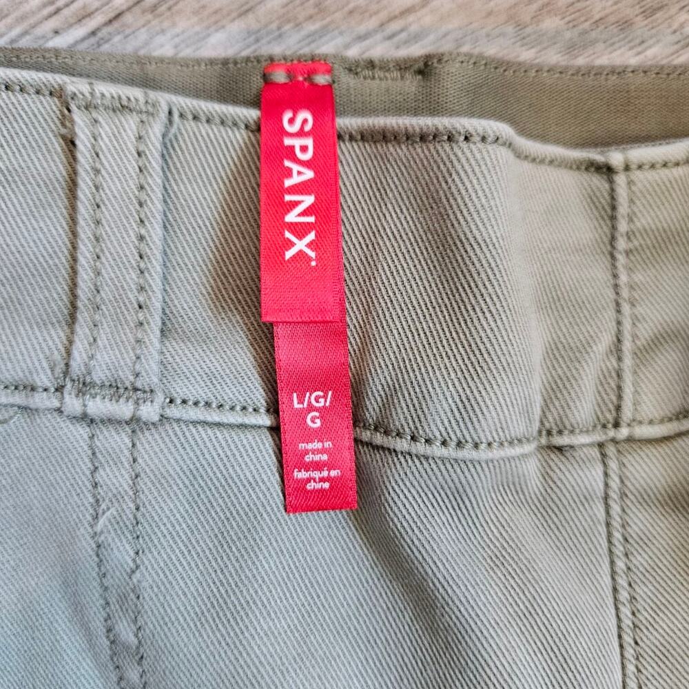 NWT SPANX The Perfect 6" Twill Utility Shorts Olive green Size Large - Picture 5 of 8